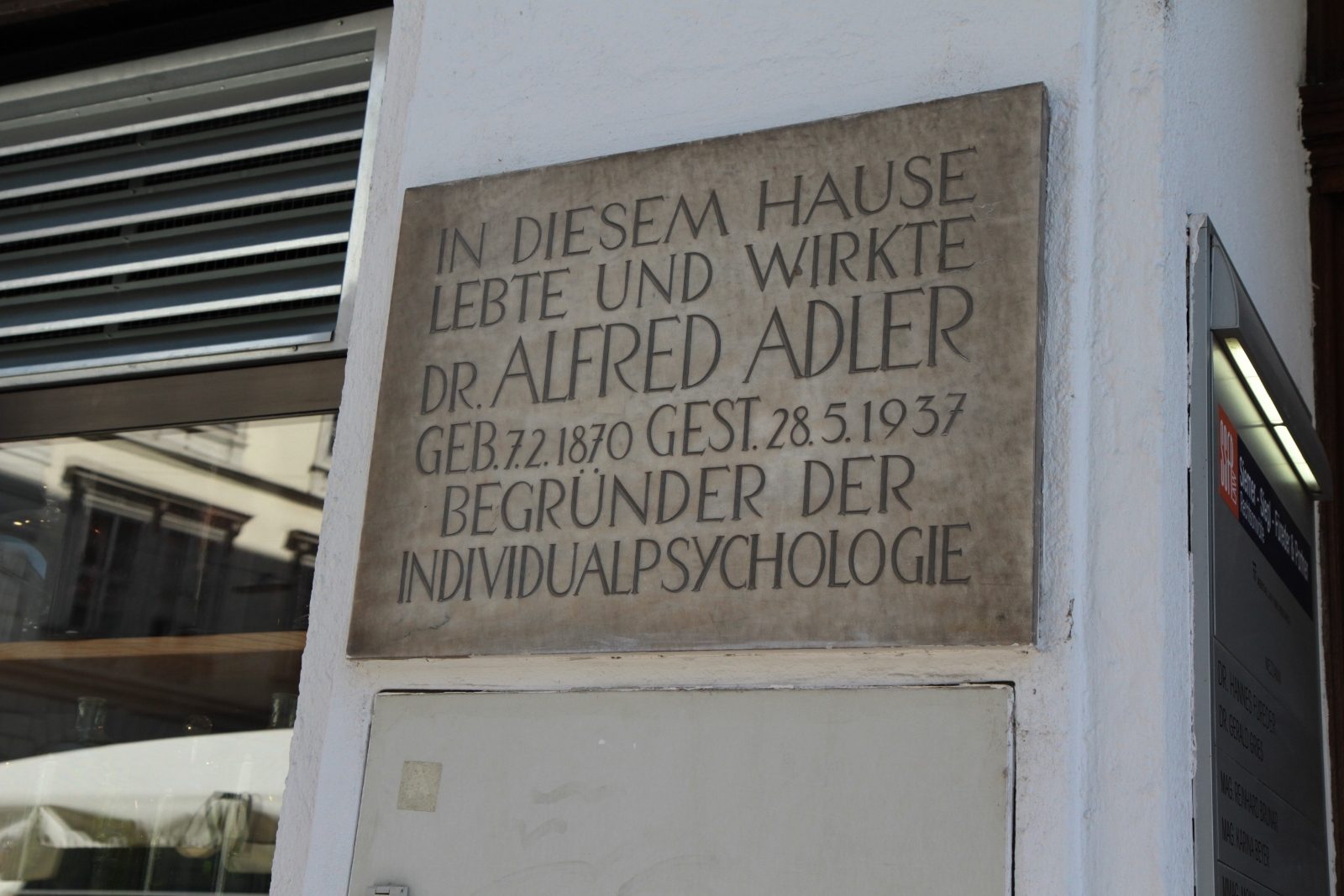 Alfred%20Adler%27s%20home%20and%20consulting%20room%2C%20Vienna%20%20-%2003.jpg